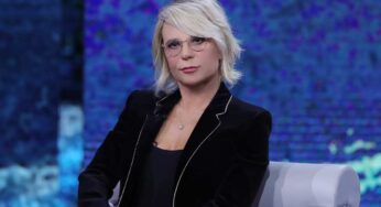 Uomini e Donne, Maria de Filippi e la sua drastica decisione: non era mai accaduto prima
