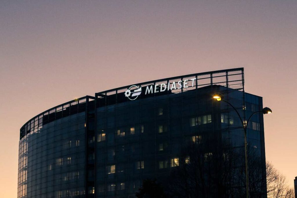 Mediaset, Tradimento: nuovo cambio programmazione